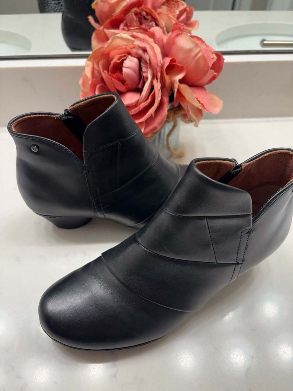 Cobb Hill Women's Laurel New Bootie Black Leather Ankle Boots